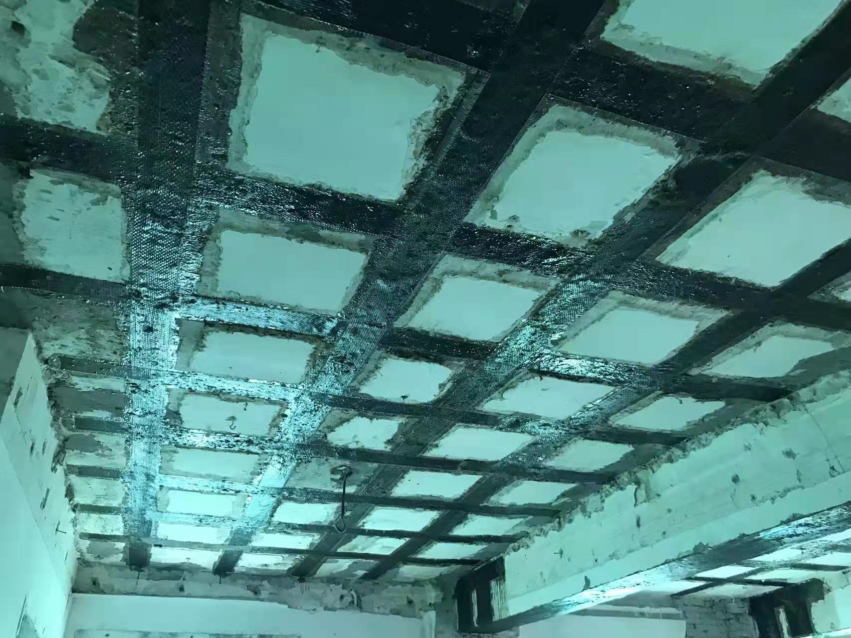 阳日镇粘碳纤维布施工工艺