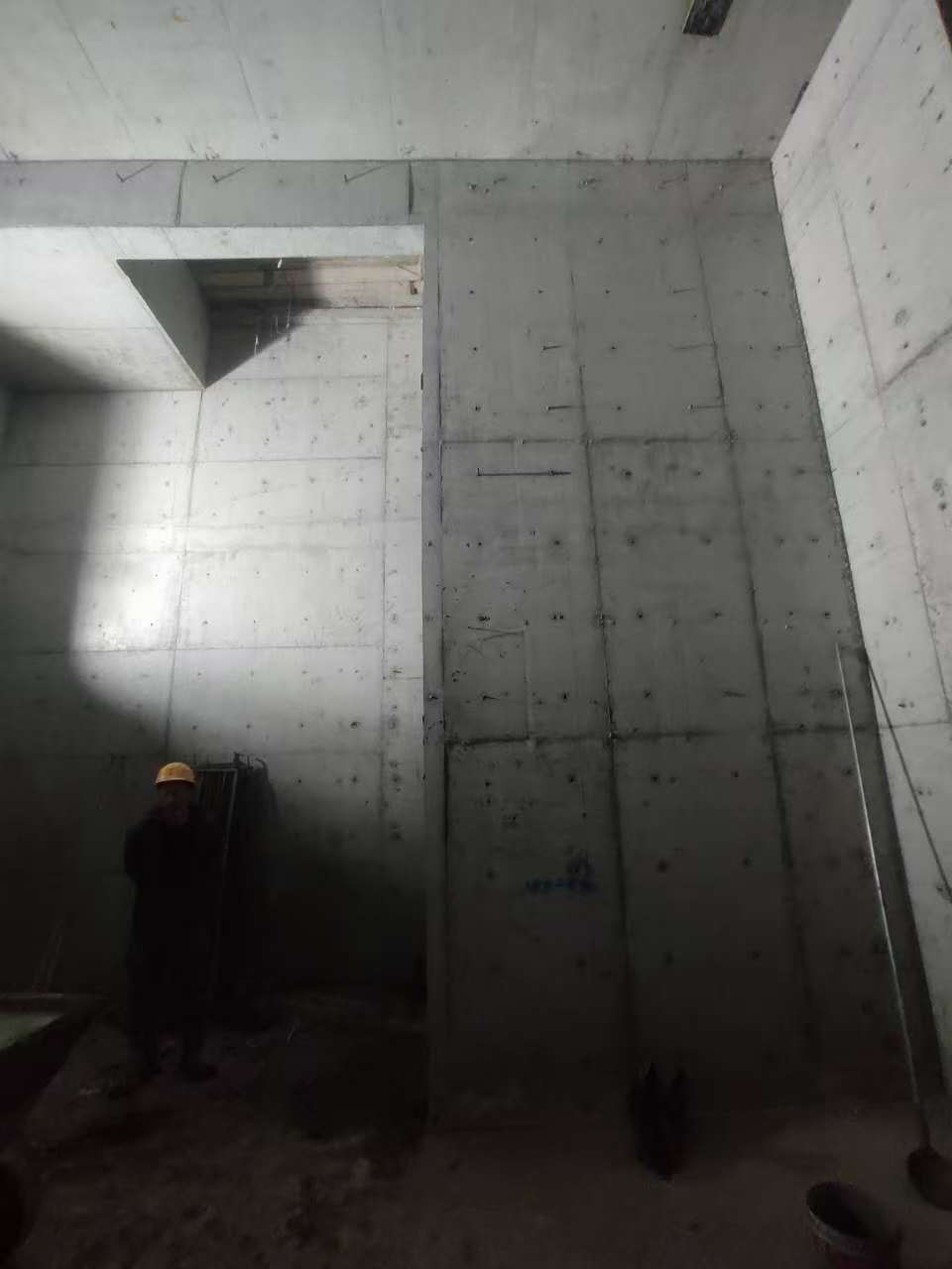 阳日镇墙上开槽钢筋断了有影响吗